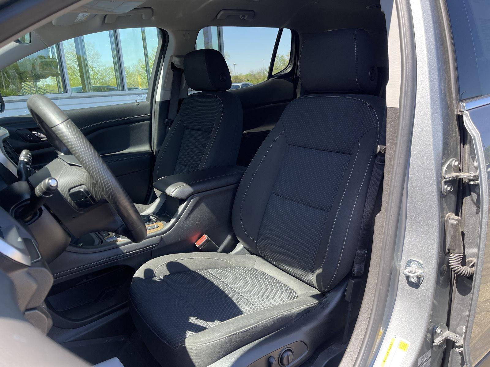Used 2023 GMC Acadia SLE w/ Driver Convenience Package FWD image 15
