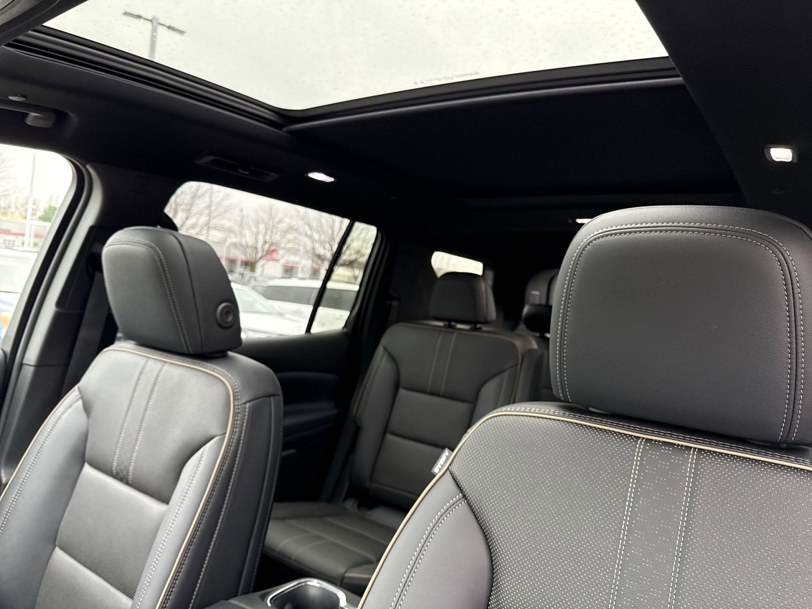 New 2026 Chevrolet Traverse High Country image 19