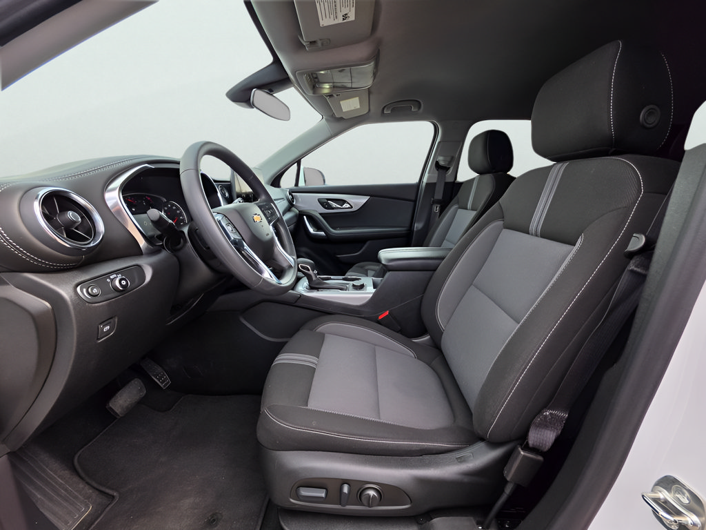 Used 2025 Chevrolet Blazer LT AWD/4WD image 12