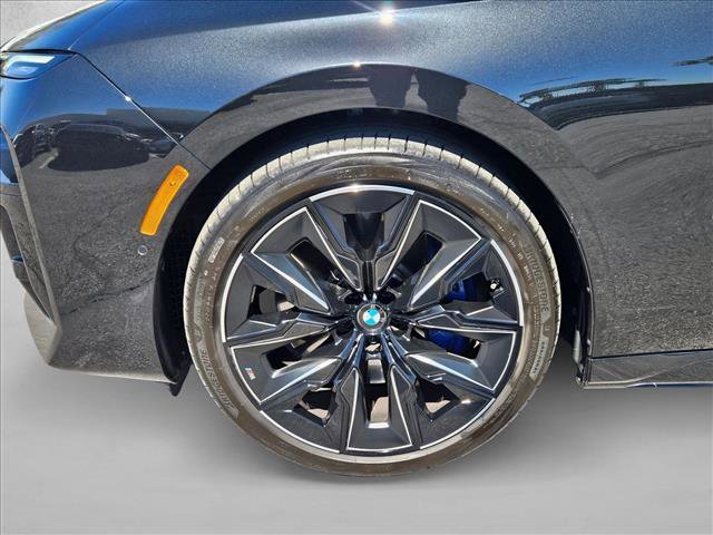 Certified 2025 BMW 740i w/ Premium Package image 23