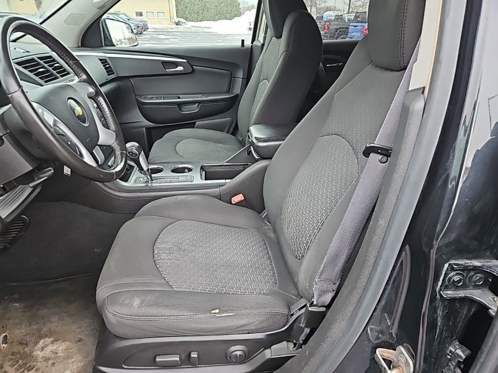 Used 2009 Chevrolet Traverse LT image 17