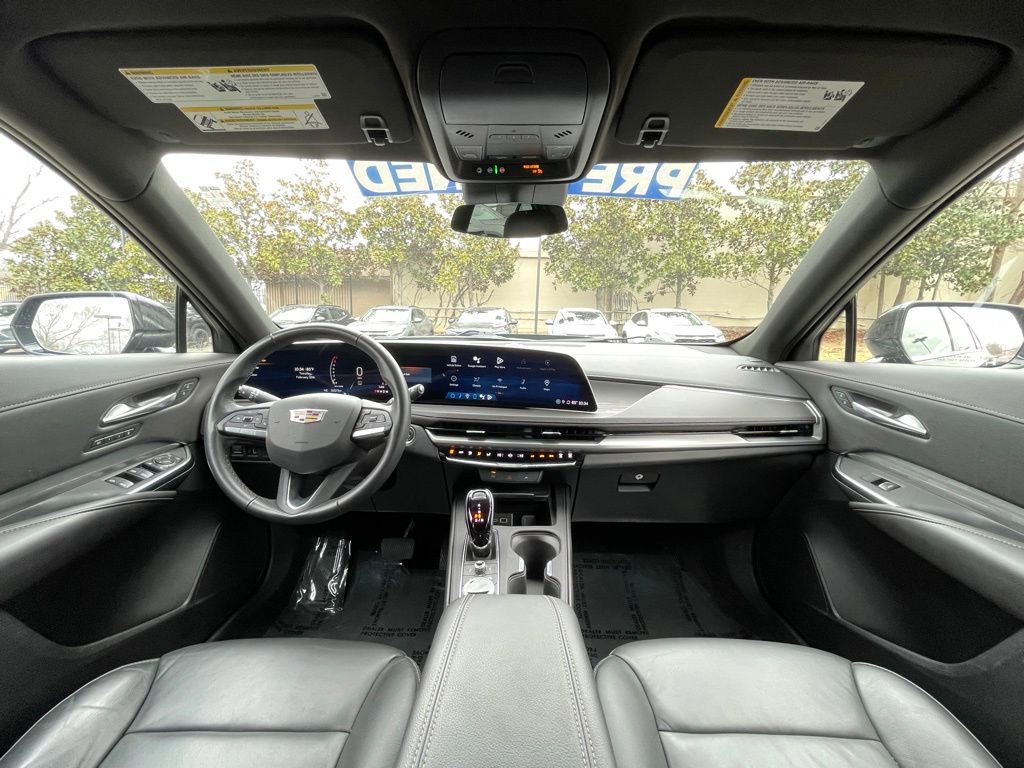 Used 2024 Cadillac XT4 Premium Luxury image 29