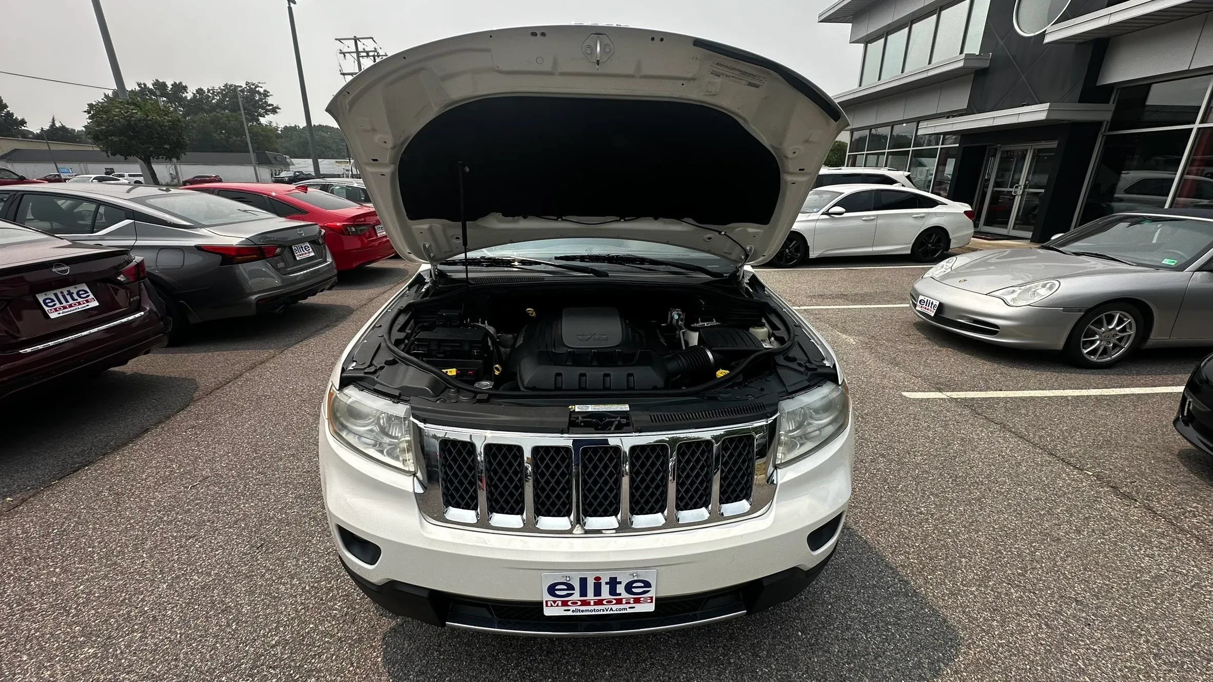Used 2011 Jeep Grand Cherokee Overland AWD/4WD image 44