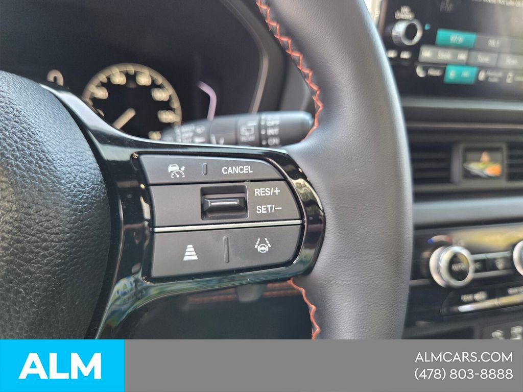 Used 2025 Honda Pilot TrailSport image 30