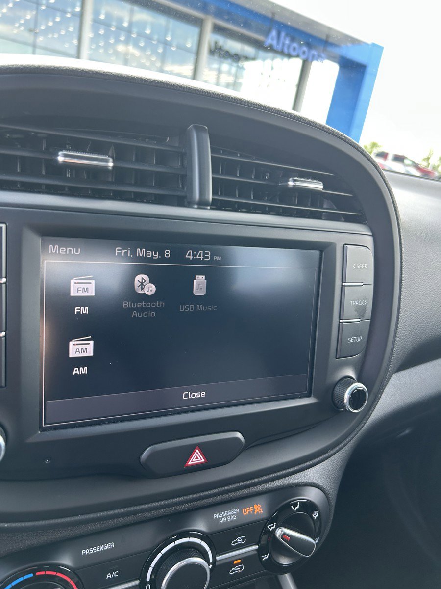 Used 2024 Kia Soul LX w/ Option Group 015 FWD image 30