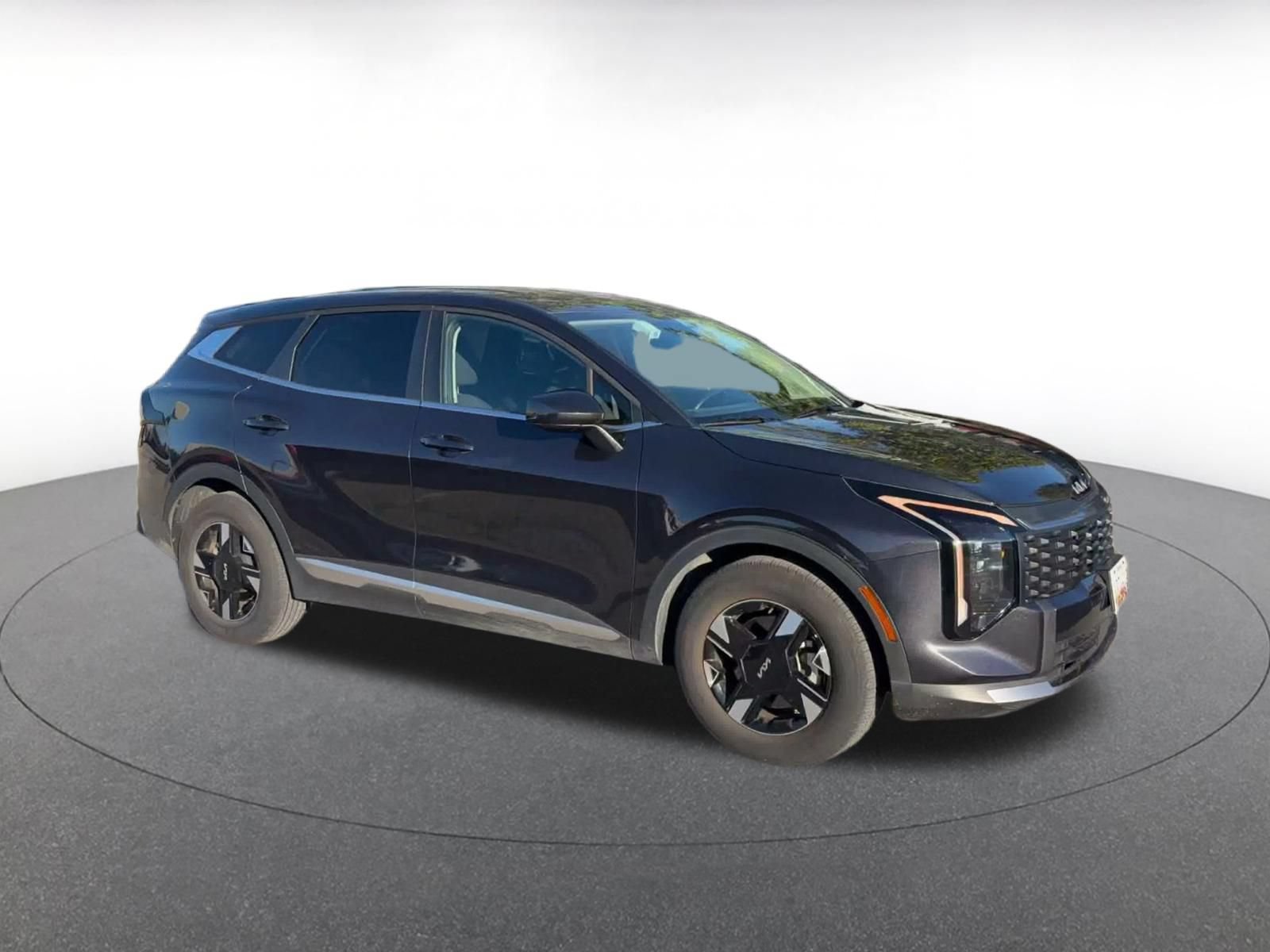 Used 2026 Kia Sportage LX FWD image 2