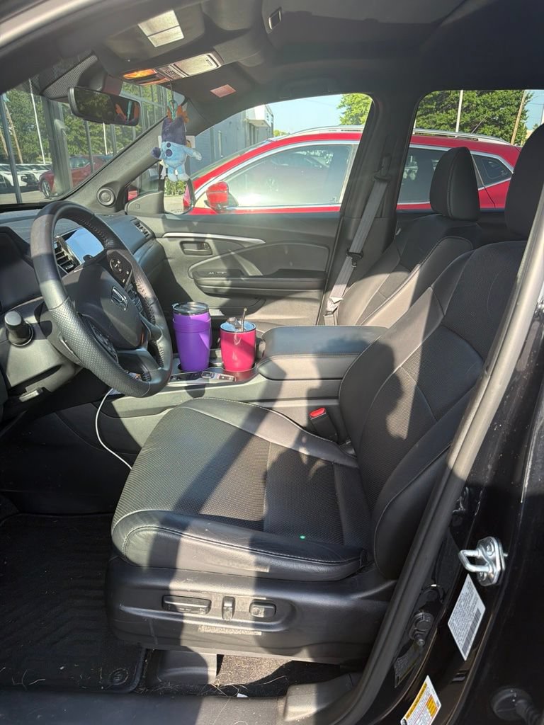 Used 2025 Honda Passport EX-L image 3
