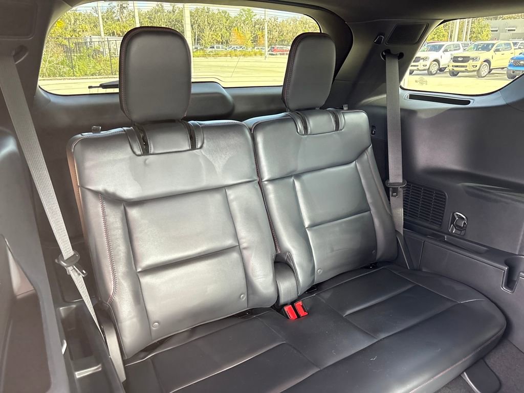 Used 2025 Ford Explorer ST image 31