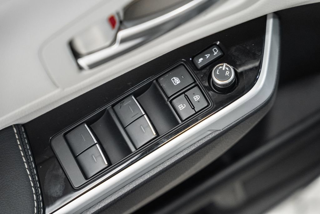 New 2026 Toyota Sienna Platinum image 44