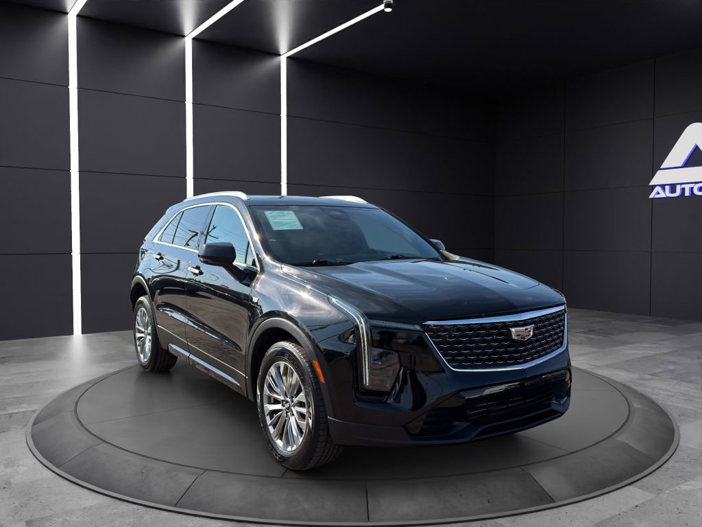 Used 2024 Cadillac XT4 Premium Luxury AWD/4WD image 3