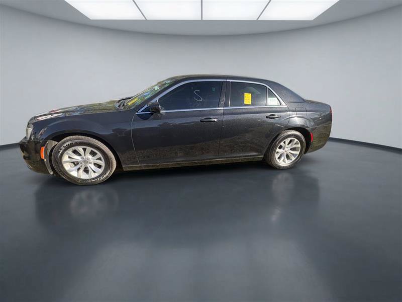 Used 2015 Chrysler 300 Limited w/ Driver Convenience Group RWD image 2
