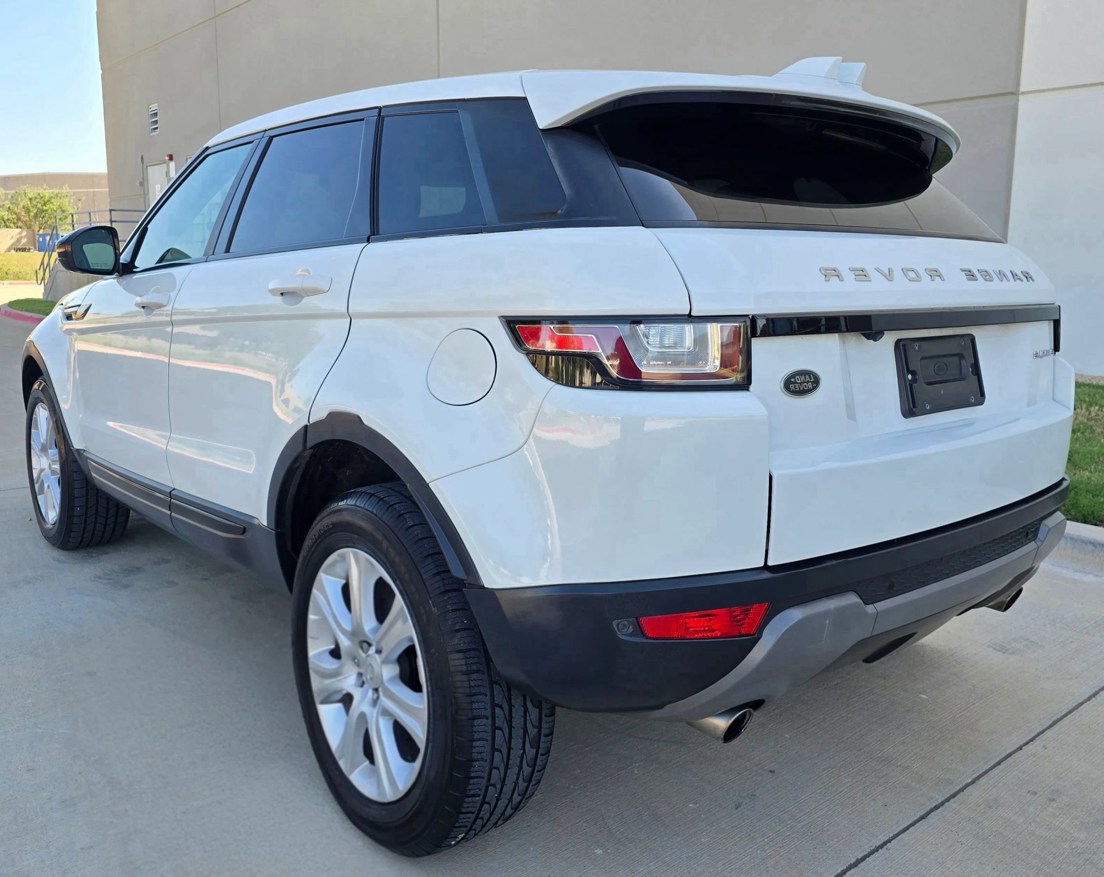 Used 2018 Land Rover Range Rover Evoque SE Premium AWD/4WD image 6