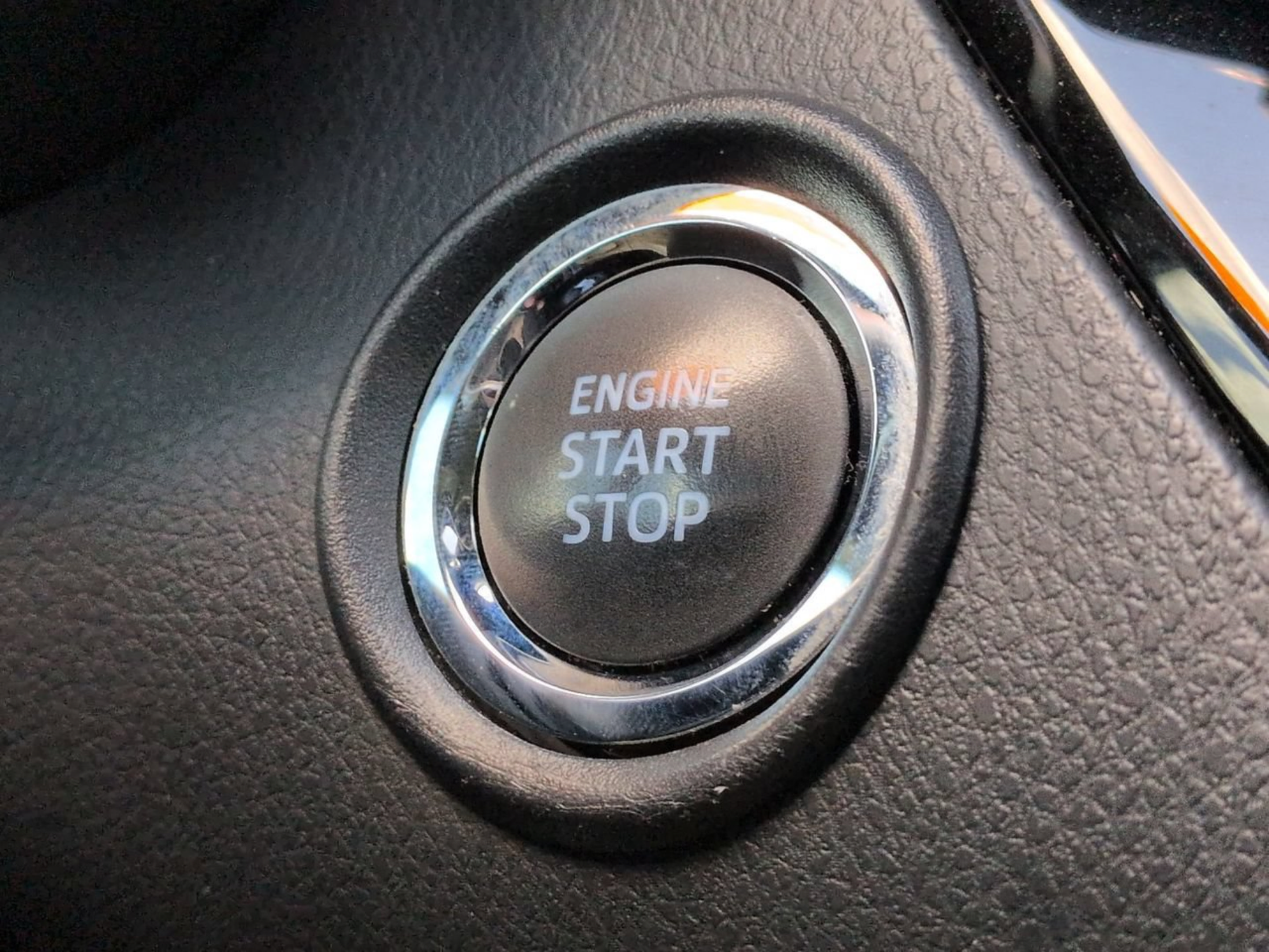 Used 2019 Toyota C-HR XLE FWD image 30