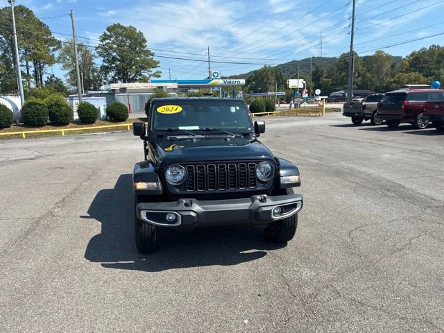 Used 2024 Jeep Gladiator Sport AWD/4WD image 7