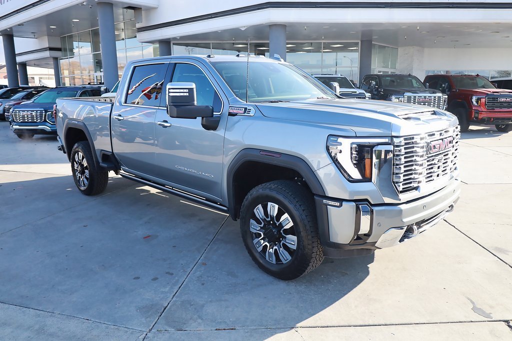 Used 2025 GMC Sierra 3500 Denali w/ Denali Reserve Package image 8
