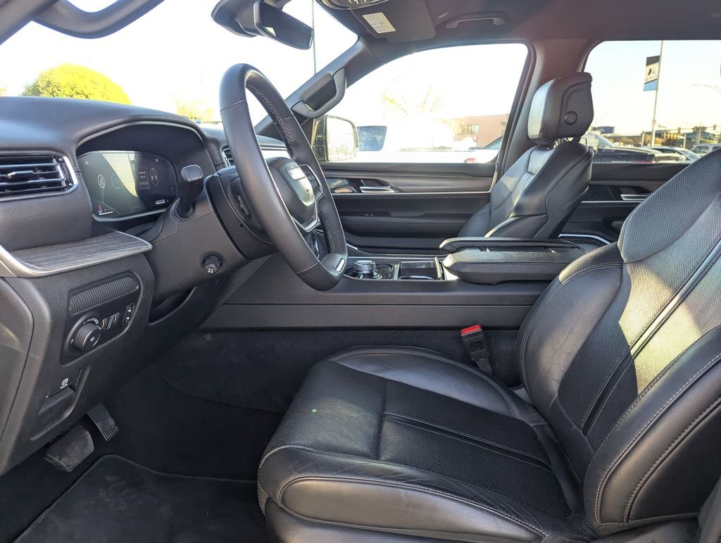 Used 2024 Jeep Wagoneer Series II w/ Flexible Seating Group image 14