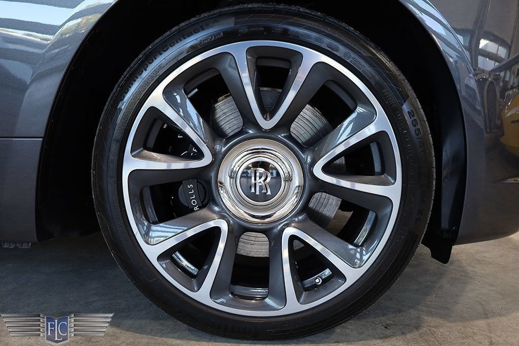 Used 2019 Rolls-Royce Wraith RWD image 40