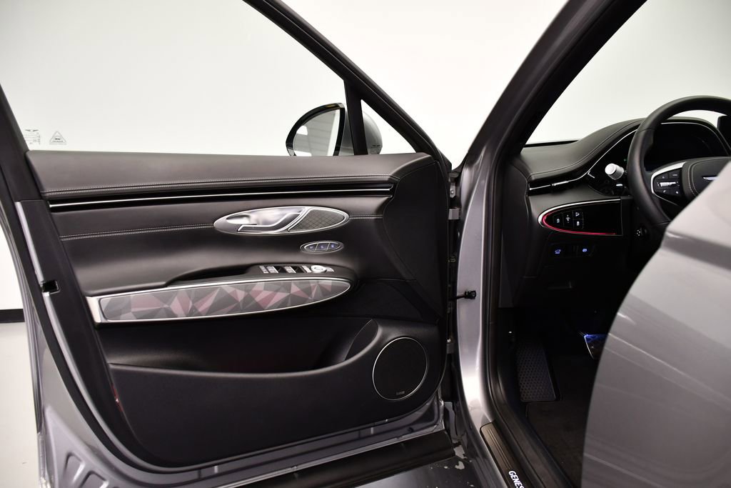 Used 2025 Genesis GV70 3.5T Sport w/ Sport Advanced Package image 33