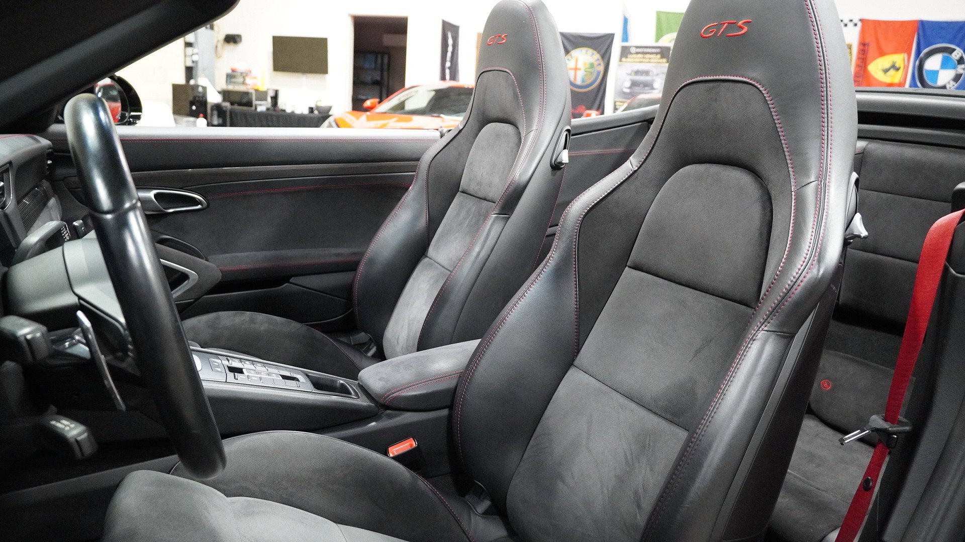 Used 2019 Porsche 911 Carrera 4 GTS image 30