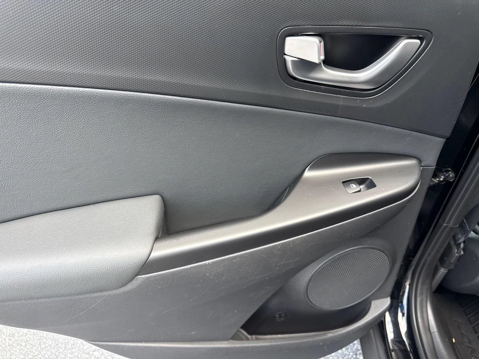 Certified 2023 Hyundai Kona Limited w/ Cargo Package FWD image 13