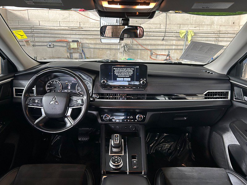 Used 2024 Mitsubishi Outlander AWD image 21