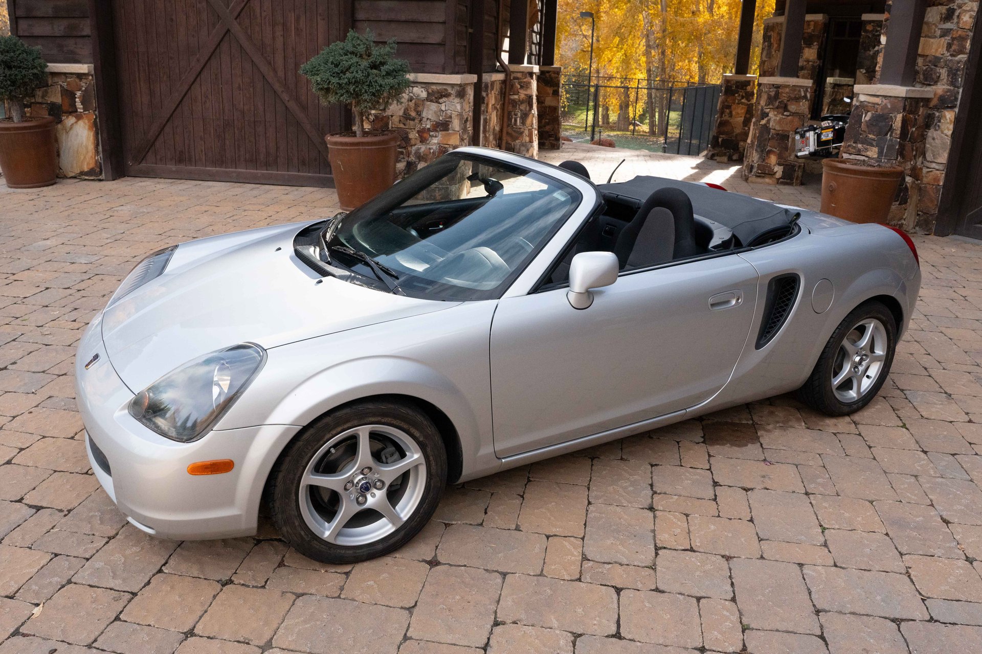 Used 2001 Toyota MR2 image 22