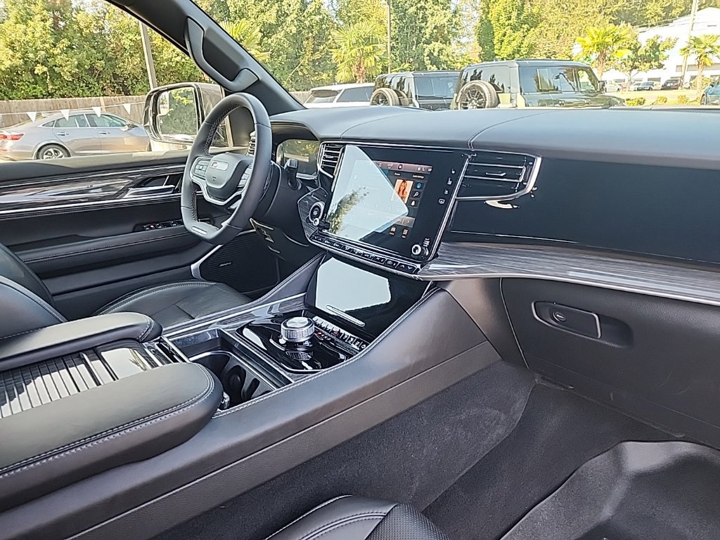 Used 2022 Jeep Wagoneer Series III w/ Convenience Group I RWD image 20