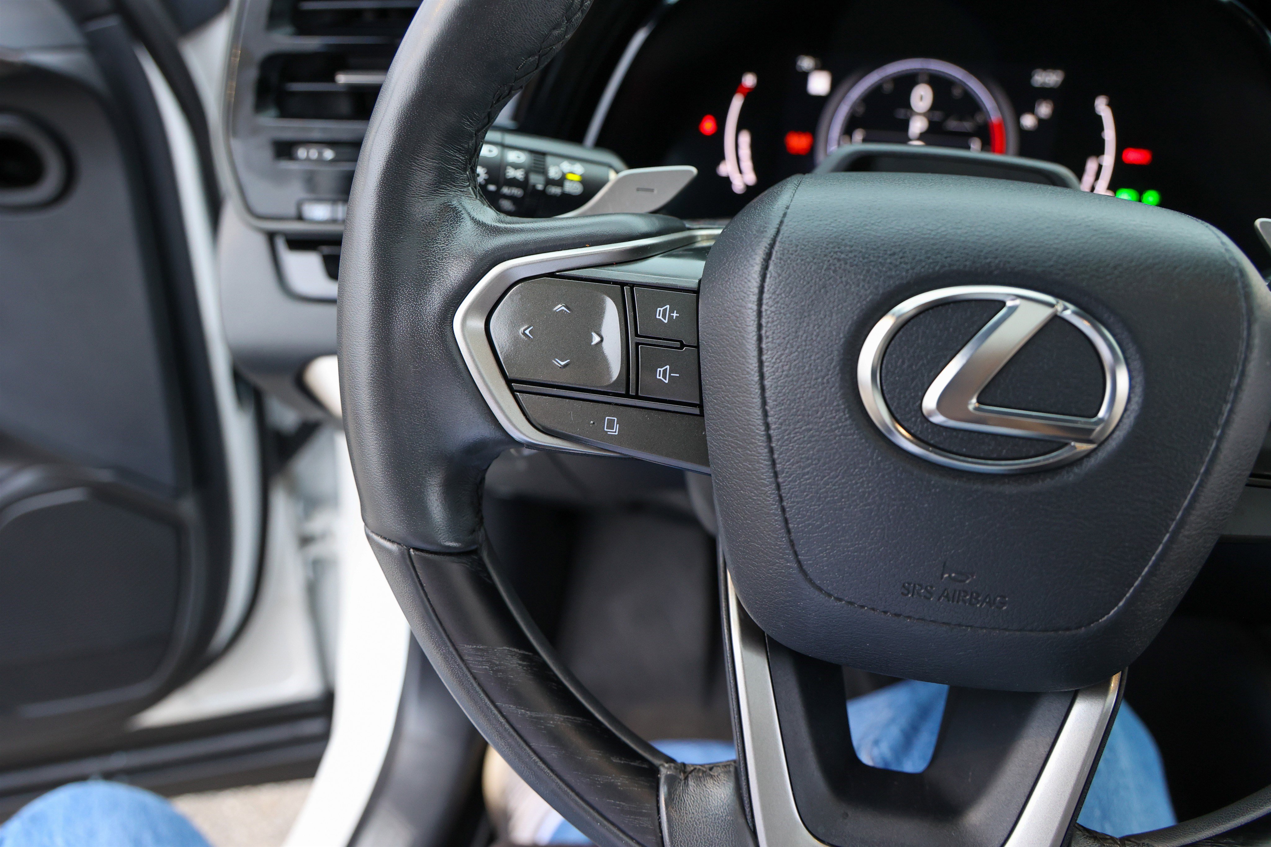 Used 2024 Lexus RX 350 w/ Convenience Package FWD image 17