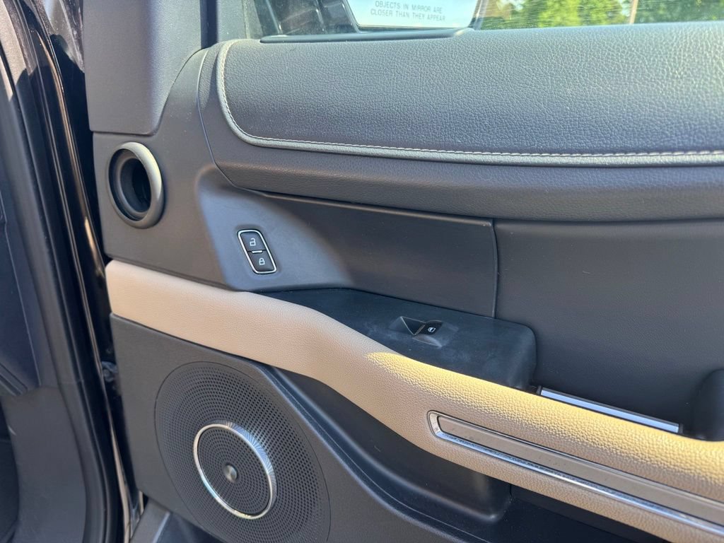 Used 2024 Ford Expedition Limited AWD/4WD image 17