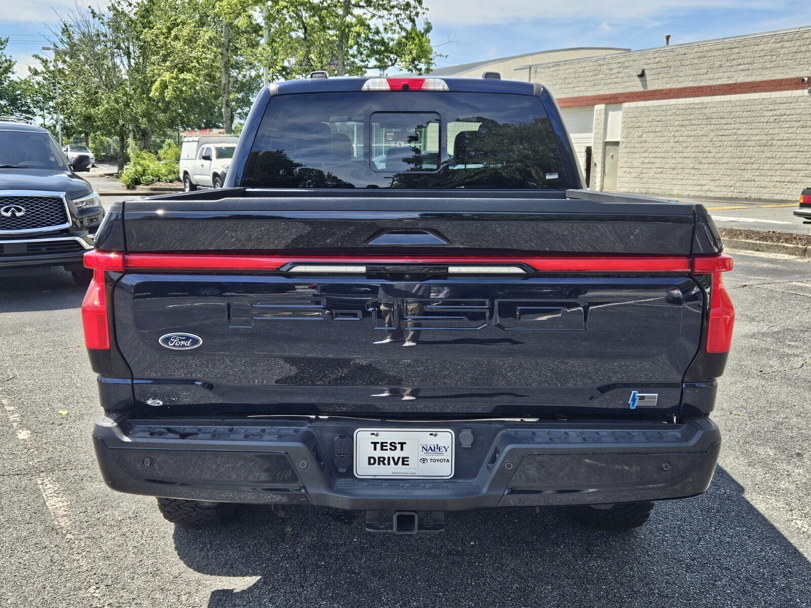 Used 2023 Ford F150 Lightning Lariat AWD/4WD image 6