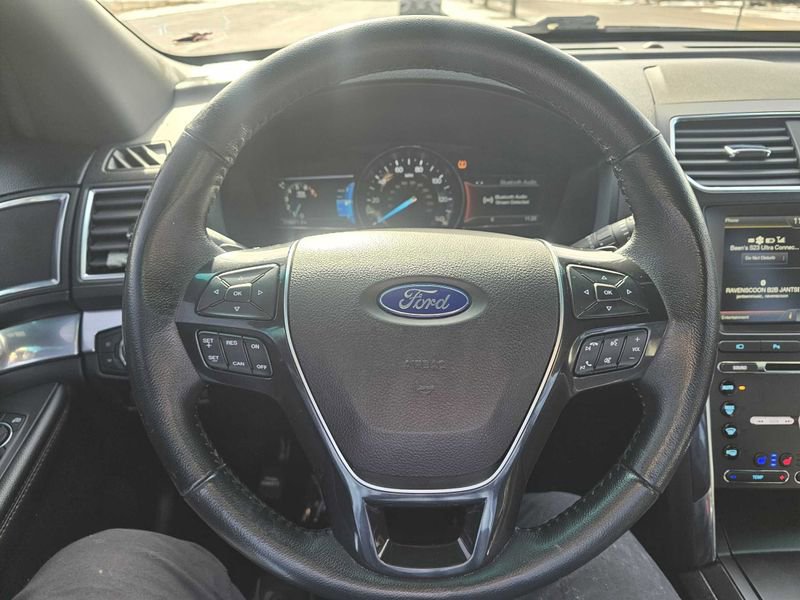 Used 2016 Ford Explorer Limited w/ Class II Trailer Tow Package image 15