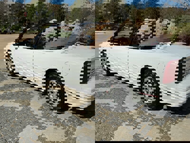 Used 1995 Oldsmobile Cutlass Supreme Convertible image 14