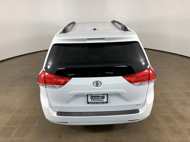 Used 2014 Toyota Sienna XLE image 11