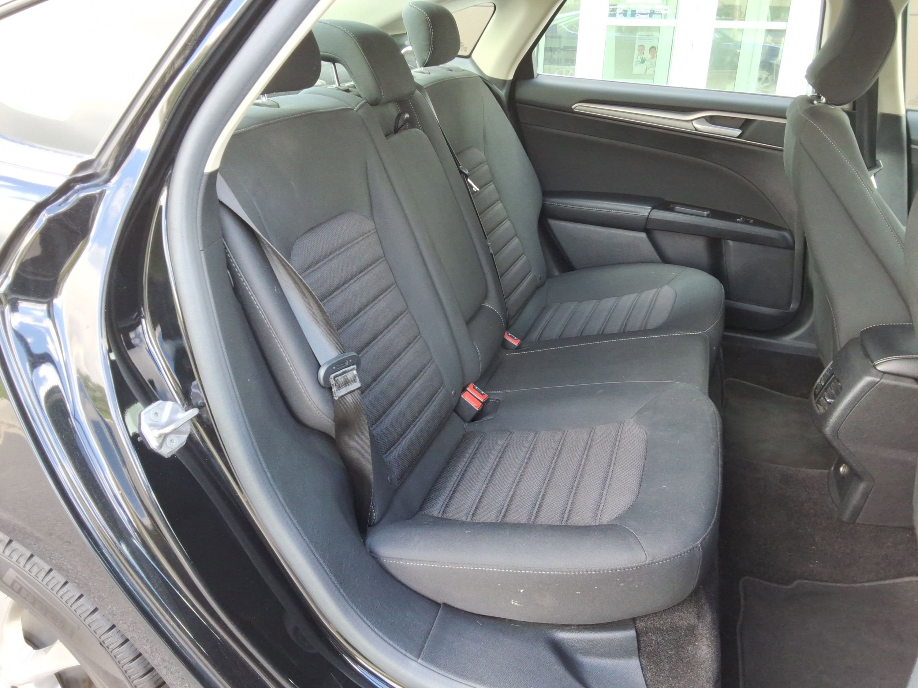 Used 2017 Ford Fusion SE w/ Fusion SE Technology Package FWD image 32