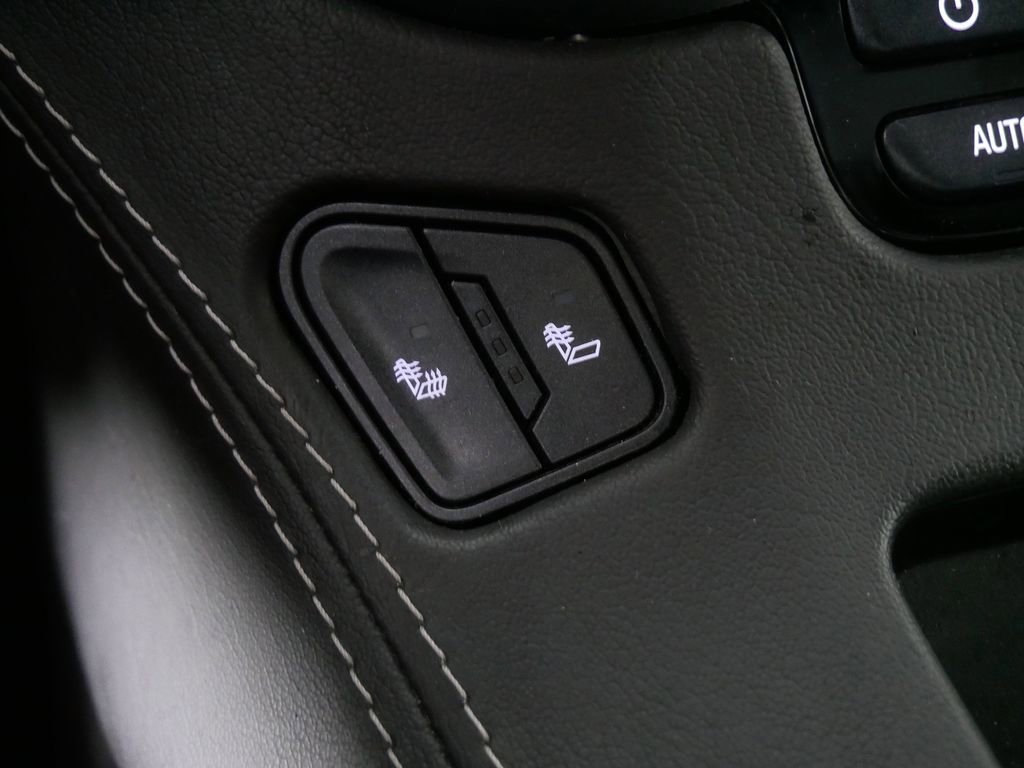 Used 2020 Chevrolet Suburban LT image 29