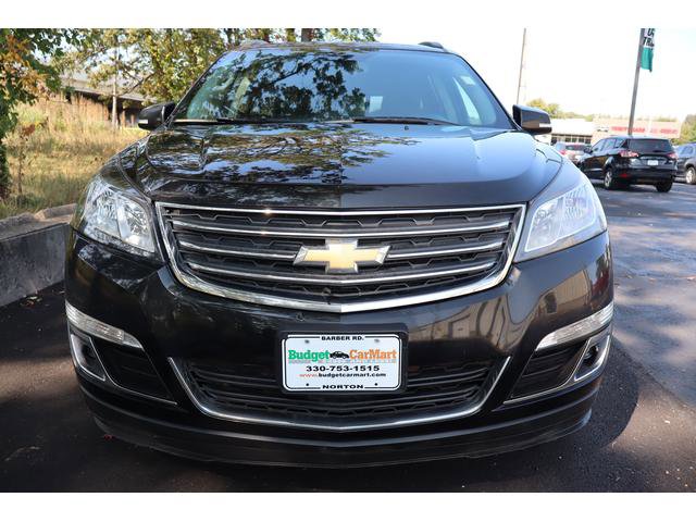 Used 2016 Chevrolet Traverse LT w/ Style and Technology Package image 3