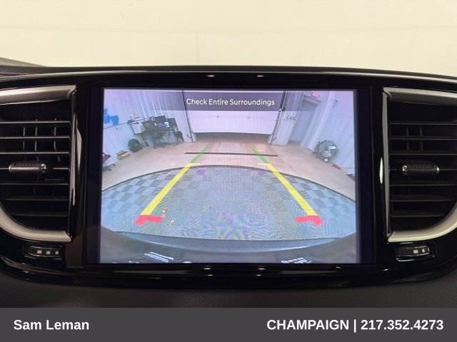 Used 2024 Chrysler Pacifica Touring-L FWD image 21