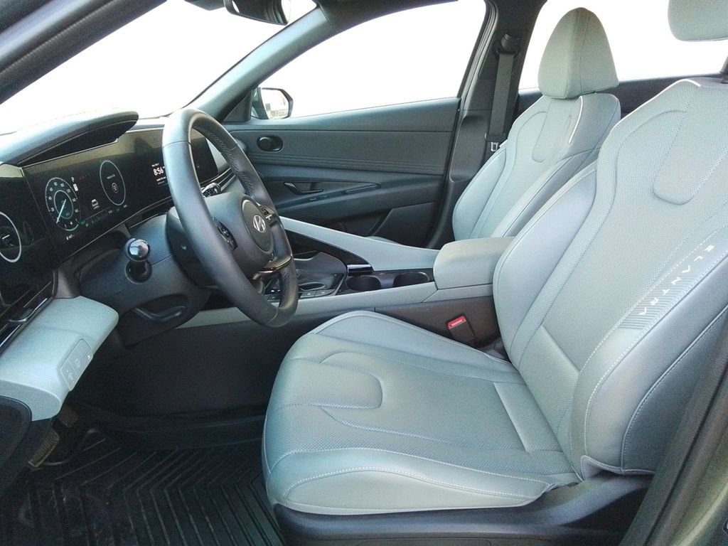 Used 2024 Hyundai Elantra Limited FWD image 9