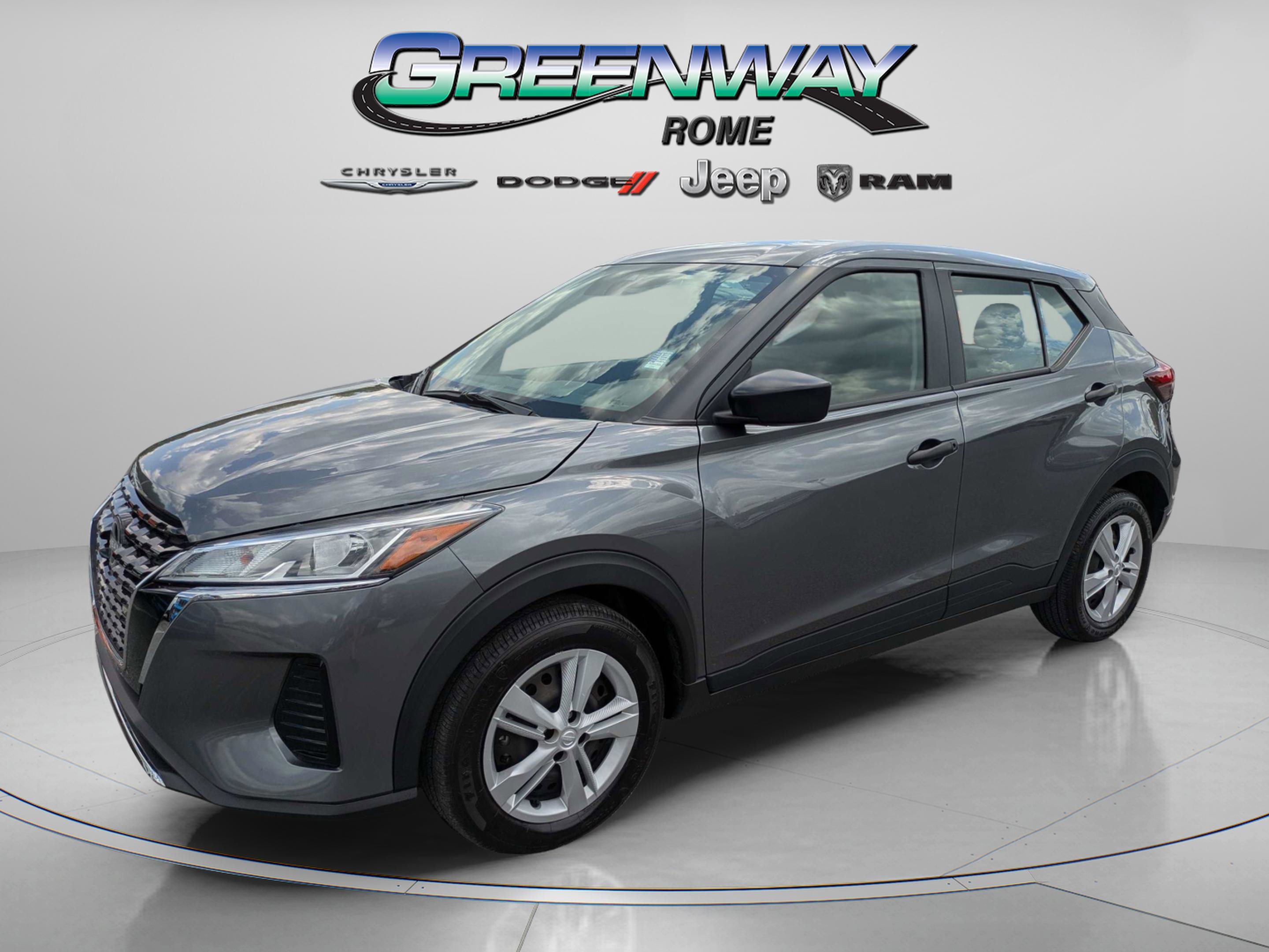 Used 2024 Nissan Kicks S image 4