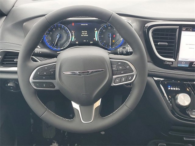 New 2026 Chrysler Pacifica Select image 13