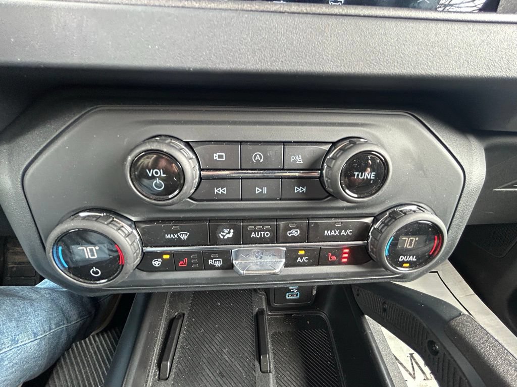 Used 2025 Ford Bronco Badlands AWD/4WD image 17