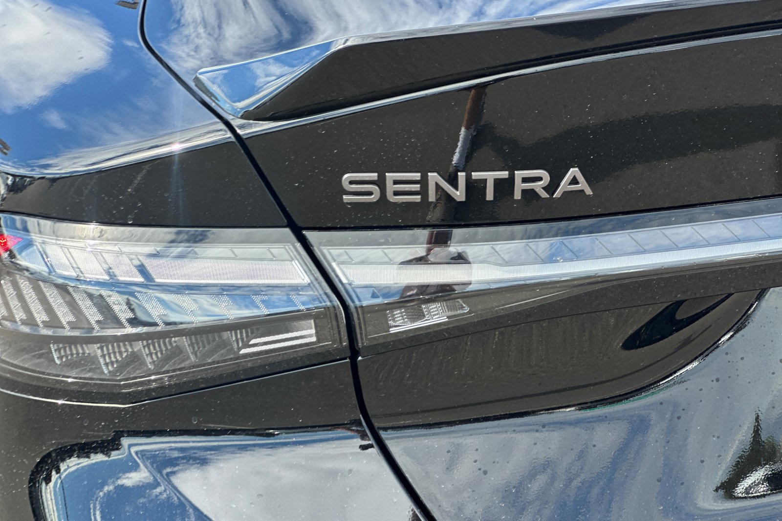 New 2027 Nissan Sentra SR w/ SR Premium Package FWD image 31