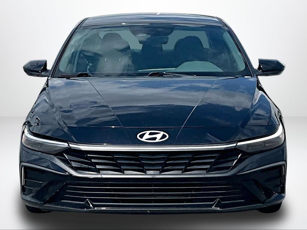 Used 2024 Hyundai Elantra SEL FWD image 3