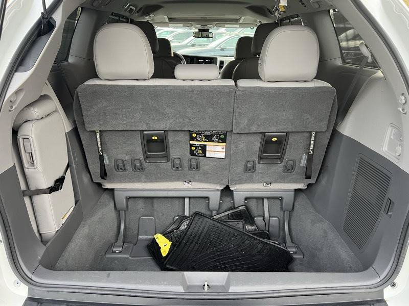 Used 2020 Toyota Sienna XLE FWD image 10