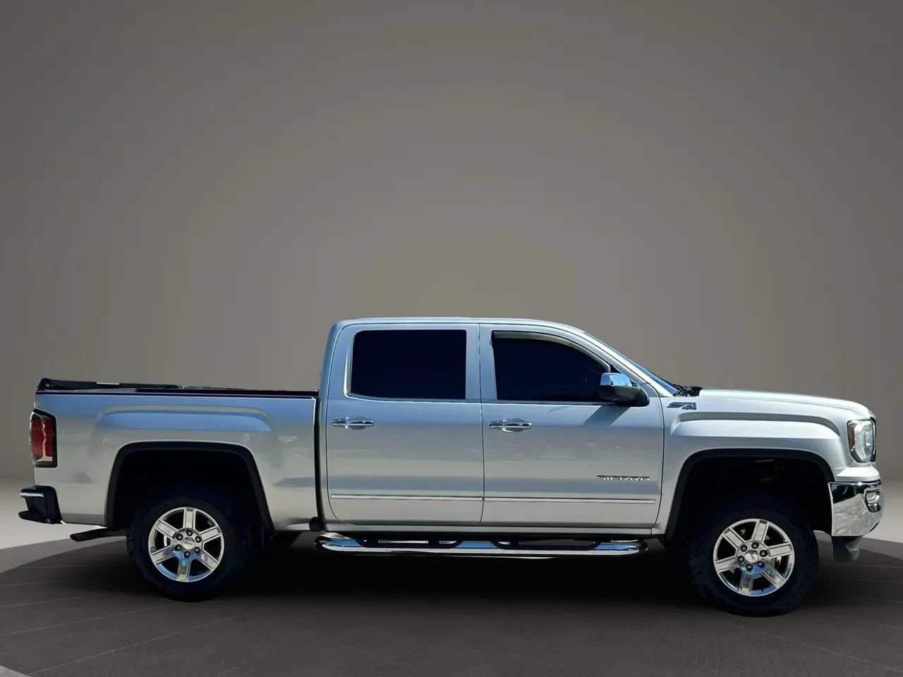 Used 2016 GMC Sierra 1500 SLT w/ Suspension Package, Off-Road AWD/4WD image 2