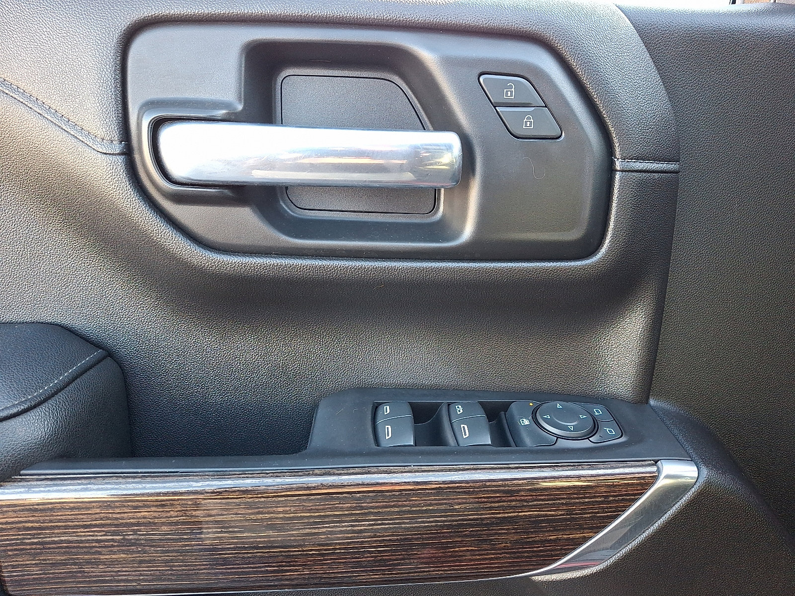 Used 2021 GMC Sierra 1500 Elevation image 12