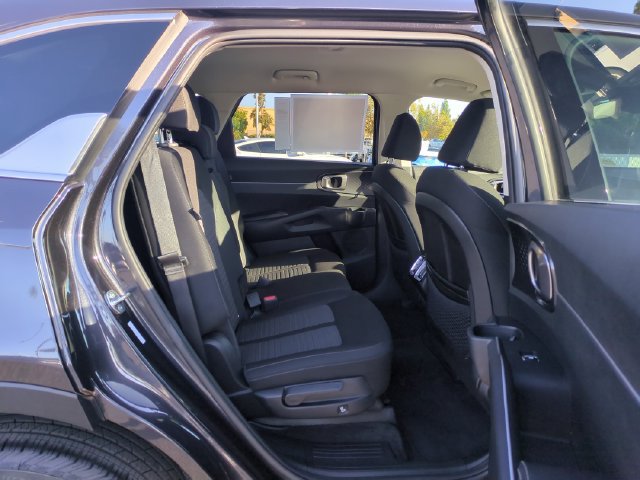Certified 2026 Kia Sorento LX FWD image 28