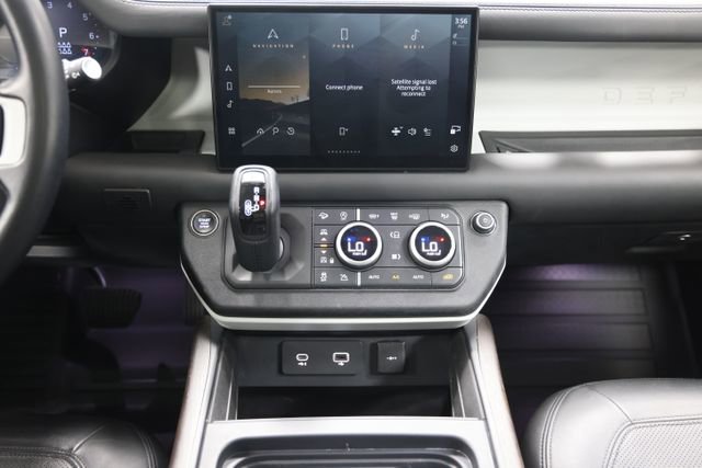 Used 2023 Land Rover Defender 130 SE AWD/4WD image 42