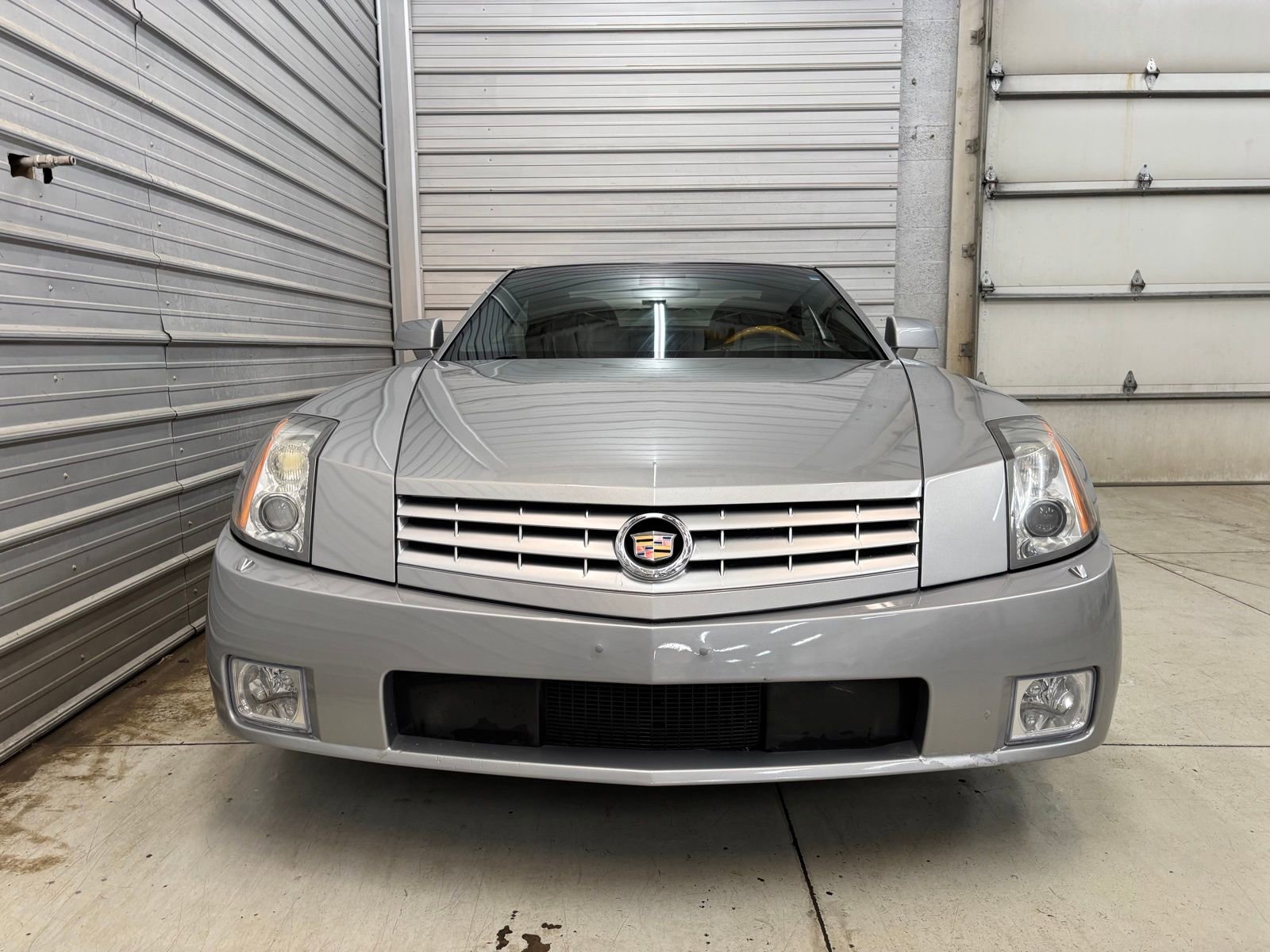 Used 2005 Cadillac XLR image 2