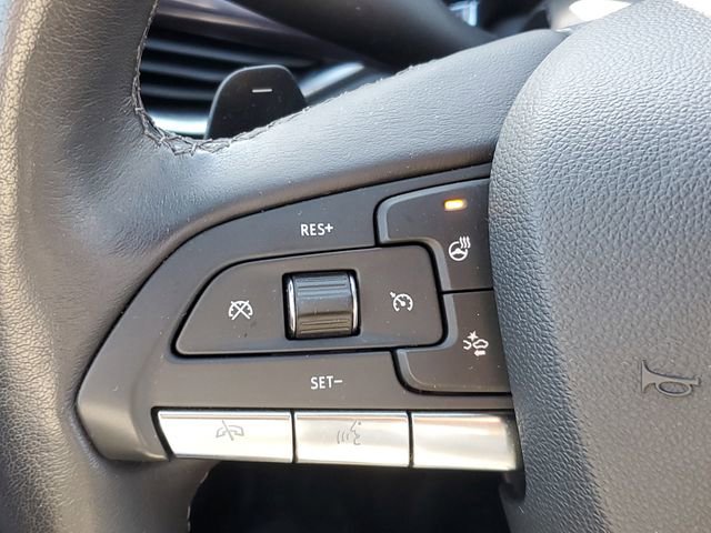 Certified 2023 Cadillac XT4 Luxury w/ Cold Weather Package AWD/4WD image 17